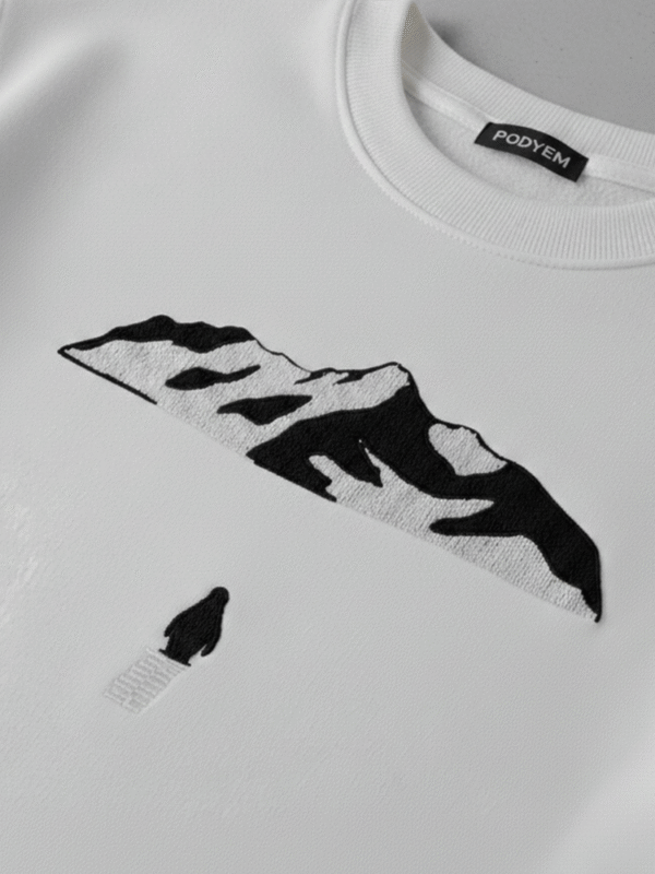 Yalnız Penguen Nakışlı Sweatshirt